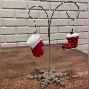 Snowflake ornament display stand